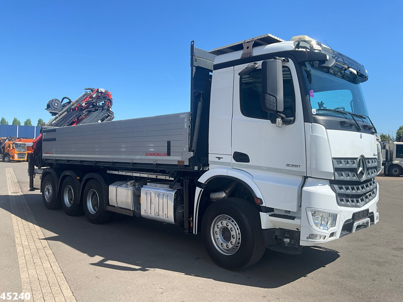 Mercedes-Benz Arocs 3251 8x4 Euro 6 Retarder Palfinger 34 Tonmeter laadkraan + Fly-Jib Just 146.766 km! - Camión volquete, Camión grúa: foto 4 Mercedes-Benz Arocs 3251 8x4 Euro 6 Retarder Palfinger 34 Tonmeter laadkraan + Fly-Jib Just 146.766 km! - Camión volquete, Camión grúa: foto 4