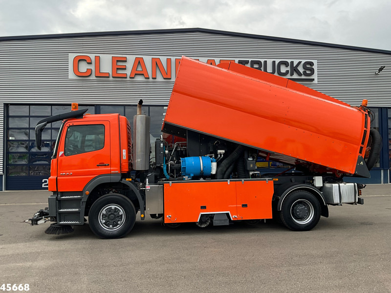 Mercedes-Benz Axor 1833 4x4 Schörling SORF Schienenreinigungs/Railway sweeper Just 38.680 Km! - Barredora vial: foto 2 Mercedes-Benz Axor 1833 4x4 Schörling SORF Schienenreinigungs/Railway sweeper Just 38.680 Km! - Barredora vial: foto 2
