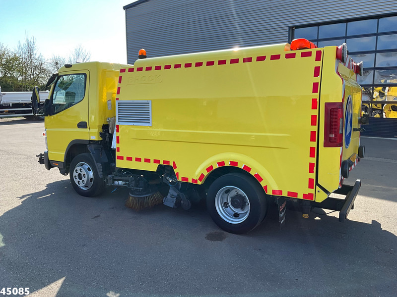 Mitsubishi Canter 7C15 Brock sweeper Just 94.095 km! - Barredora vial: foto 4 Mitsubishi Canter 7C15 Brock sweeper Just 94.095 km! - Barredora vial: foto 4
