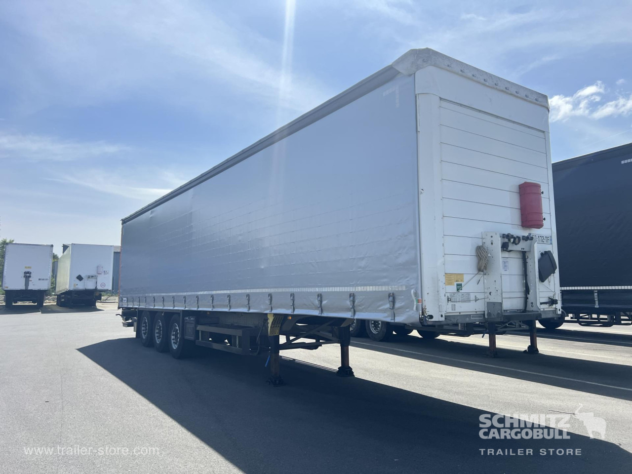 SCHMITZ Curtainsider Standard Taillift - Semirremolque lona: foto 1 SCHMITZ Curtainsider Standard Taillift - Semirremolque lona: foto 1