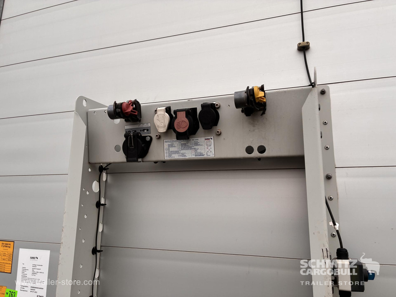 SCHMITZ Auflieger Curtainsider Standard - Semirremolque lona: foto 5 SCHMITZ Auflieger Curtainsider Standard - Semirremolque lona: foto 5