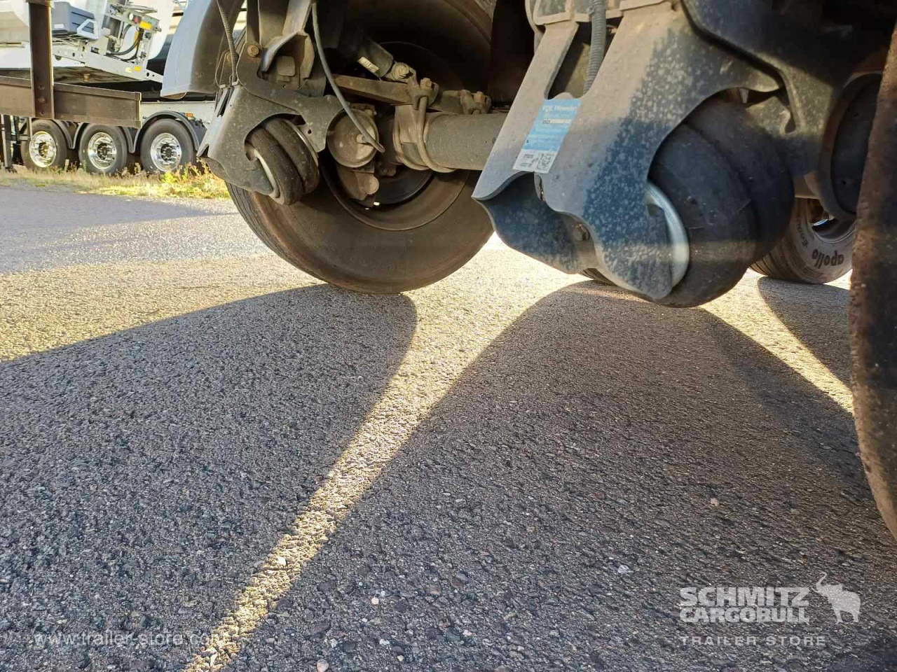 SCHMITZ Auflieger Kipper Alukastenmulde 44m³ - Semirremolque volquete: foto 3 SCHMITZ Auflieger Kipper Alukastenmulde 44m³ - Semirremolque volquete: foto 3