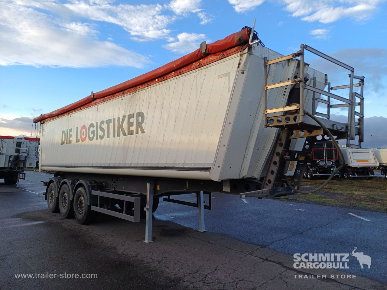 SCHMITZ Auflieger Kipper Alukastenmulde 44m³ - Semirremolque volquete: foto 1 SCHMITZ Auflieger Kipper Alukastenmulde 44m³ - Semirremolque volquete: foto 1