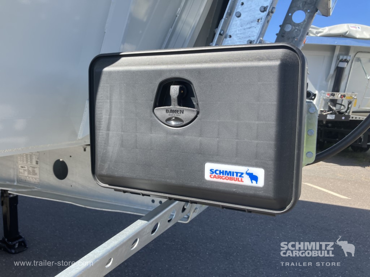 SCHMITZ Auflieger Kipper Alukastenmulde 52m³ - Semirremolque volquete: foto 3 SCHMITZ Auflieger Kipper Alukastenmulde 52m³ - Semirremolque volquete: foto 3