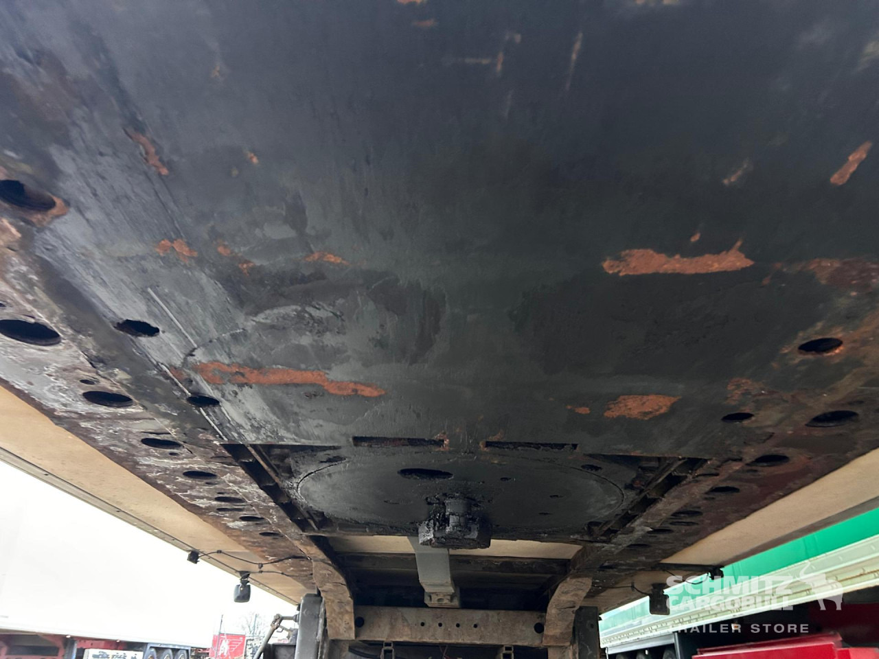 KRONE Reefer Standard Taillift - Semirremolque isotérmico: foto 3 KRONE Reefer Standard Taillift - Semirremolque isotérmico: foto 3