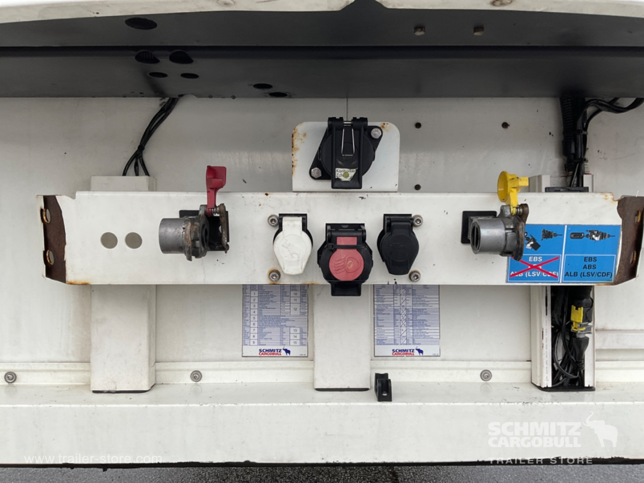SCHMITZ Reefer Multitemp Double deck - Semirremolque isotérmico: foto 4 SCHMITZ Reefer Multitemp Double deck - Semirremolque isotérmico: foto 4