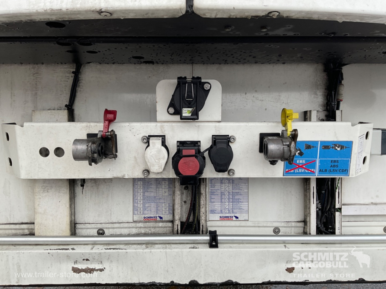 SCHMITZ Reefer Multitemp Double deck - Semirremolque isotérmico: foto 4 SCHMITZ Reefer Multitemp Double deck - Semirremolque isotérmico: foto 4
