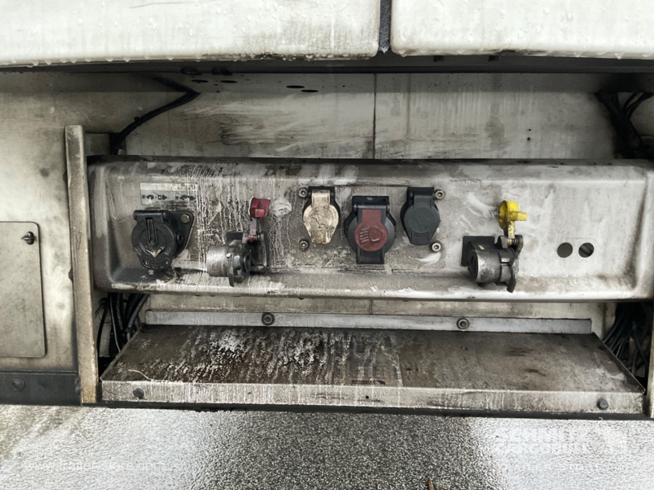 SCHMITZ Reefer Multitemp Double deck - Semirremolque isotérmico: foto 2 SCHMITZ Reefer Multitemp Double deck - Semirremolque isotérmico: foto 2