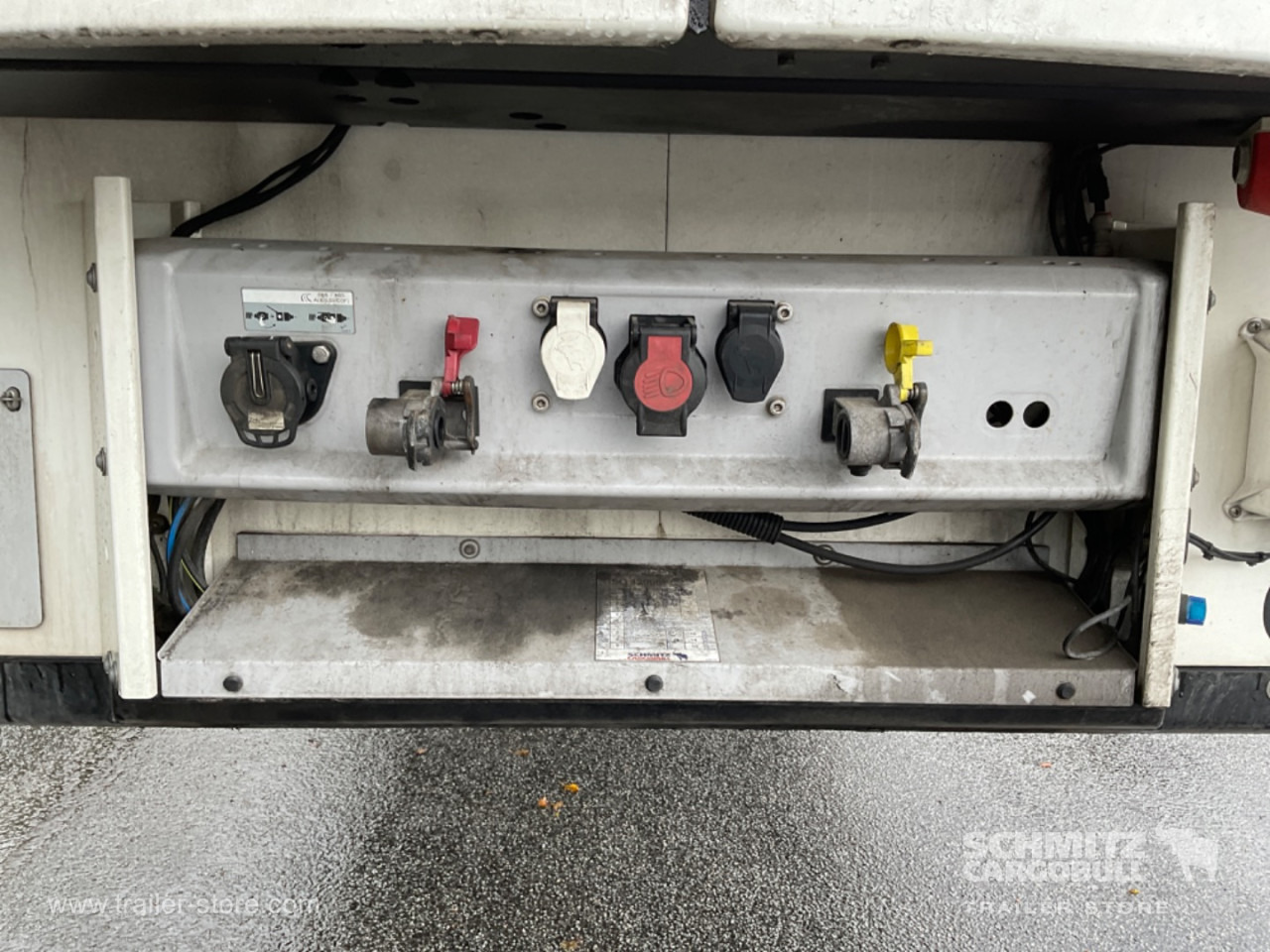 SCHMITZ Reefer Multitemp Double deck - Semirremolque isotérmico: foto 3 SCHMITZ Reefer Multitemp Double deck - Semirremolque isotérmico: foto 3