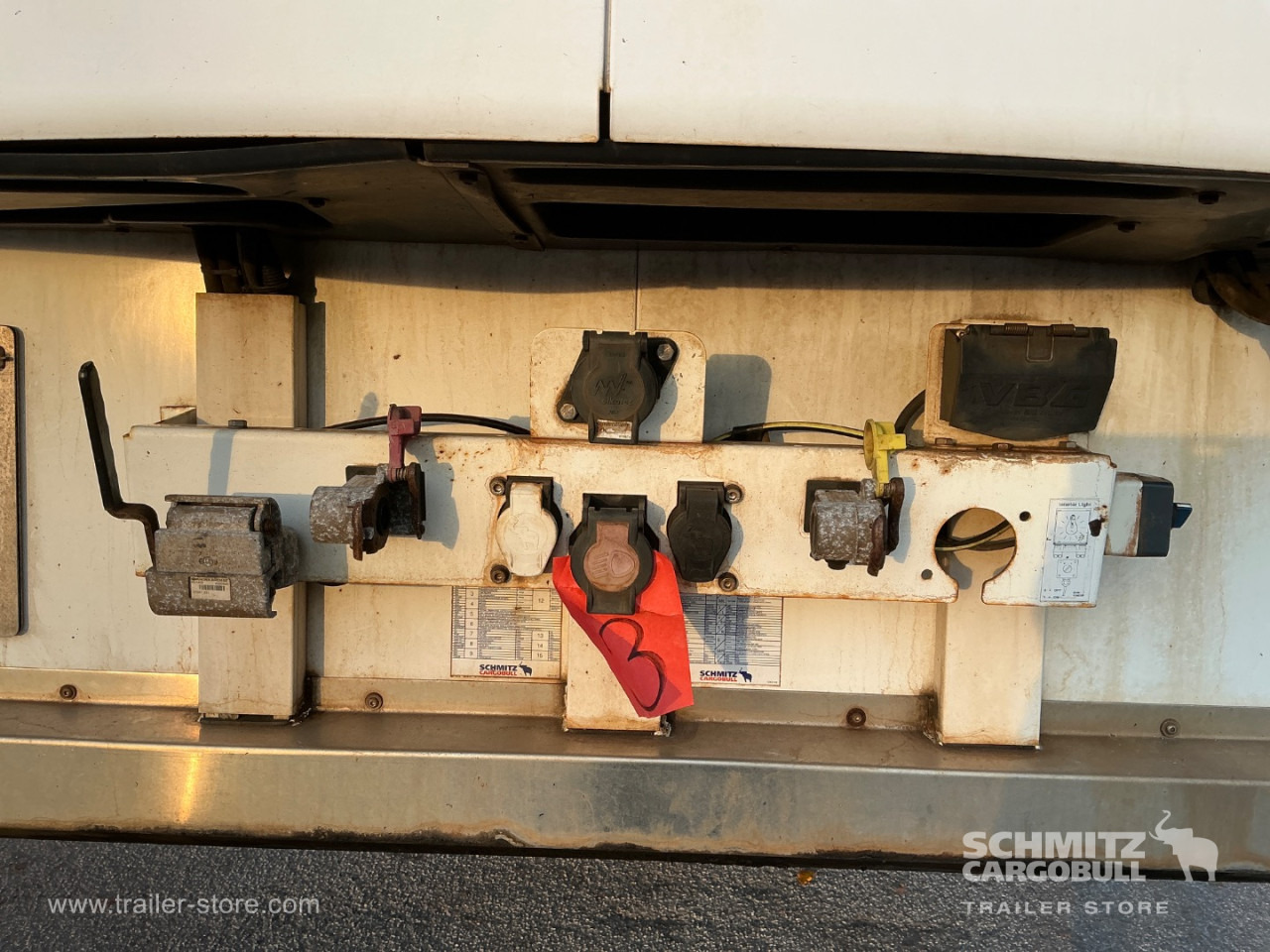 SCHMITZ Reefer Standard Double deck - Semirremolque isotérmico: foto 4 SCHMITZ Reefer Standard Double deck - Semirremolque isotérmico: foto 4