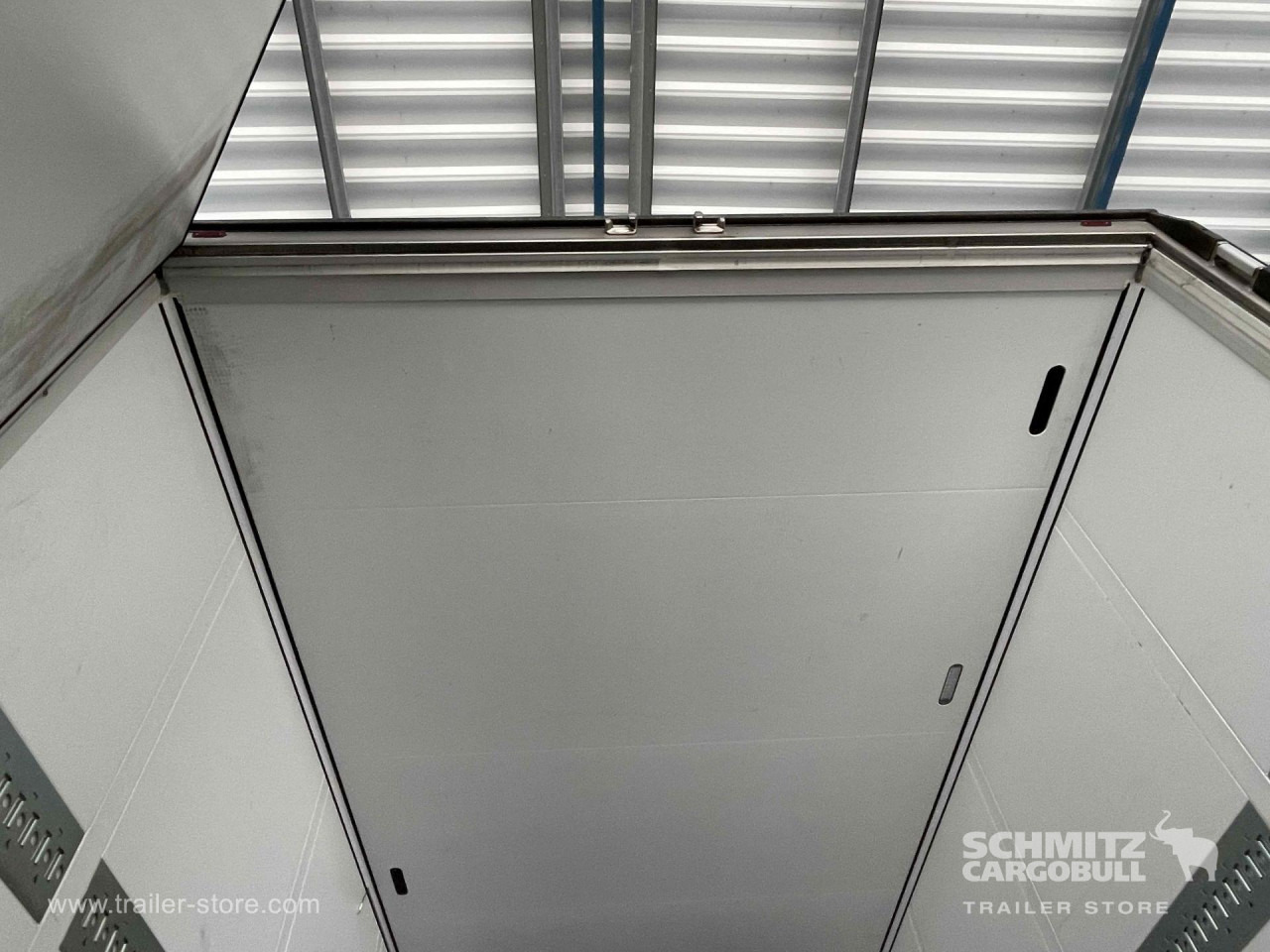 SCHMITZ Semiremolque Frigo Standard - Semirremolque isotérmico: foto 3 SCHMITZ Semiremolque Frigo Standard - Semirremolque isotérmico: foto 3