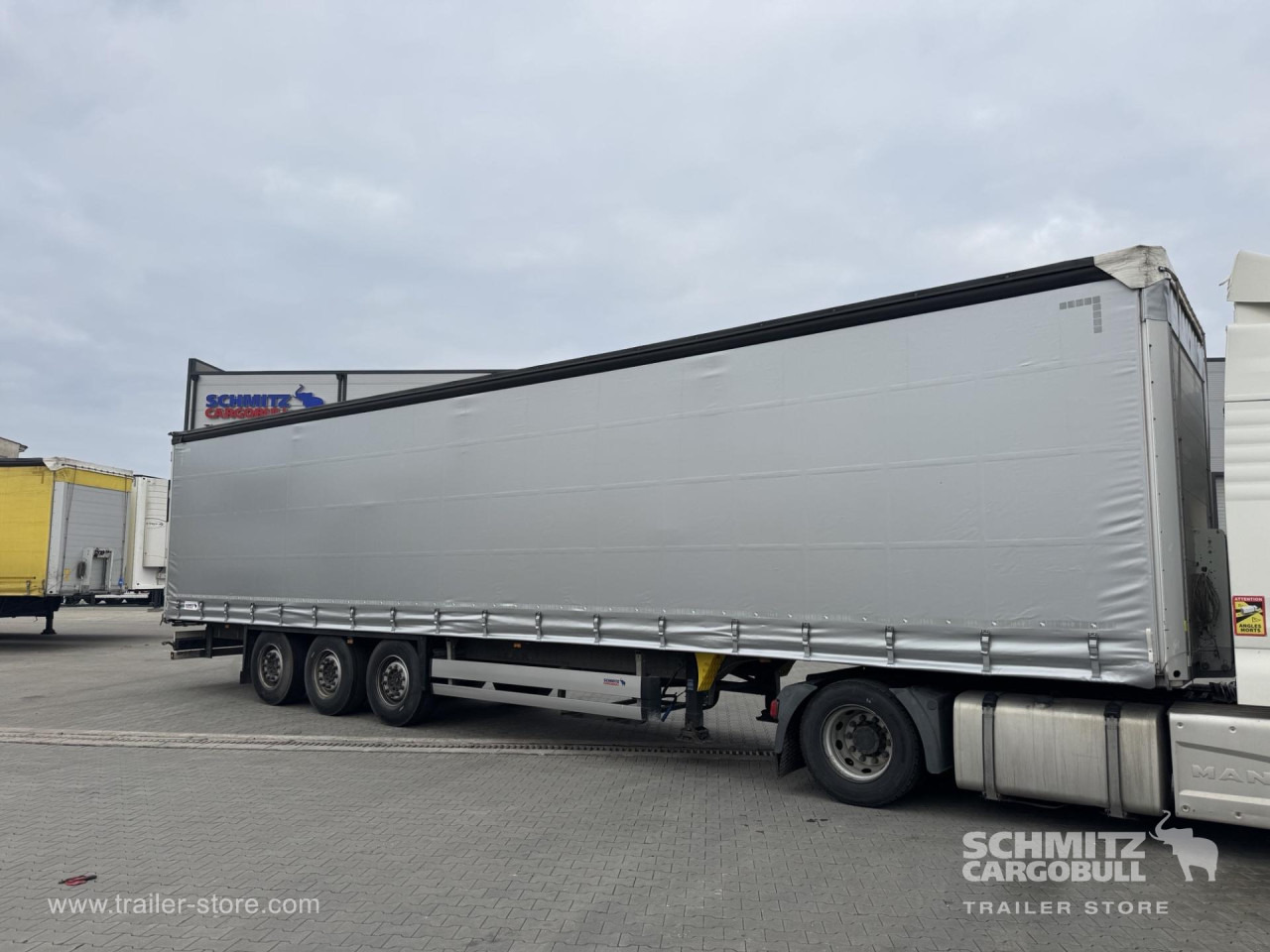SCHMITZ Curtainsider Standard - Semirremolque lona: foto 1 SCHMITZ Curtainsider Standard - Semirremolque lona: foto 1