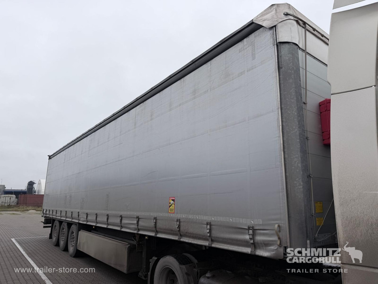 SCHMITZ Curtainsider Standard - Semirremolque lona: foto 2 SCHMITZ Curtainsider Standard - Semirremolque lona: foto 2