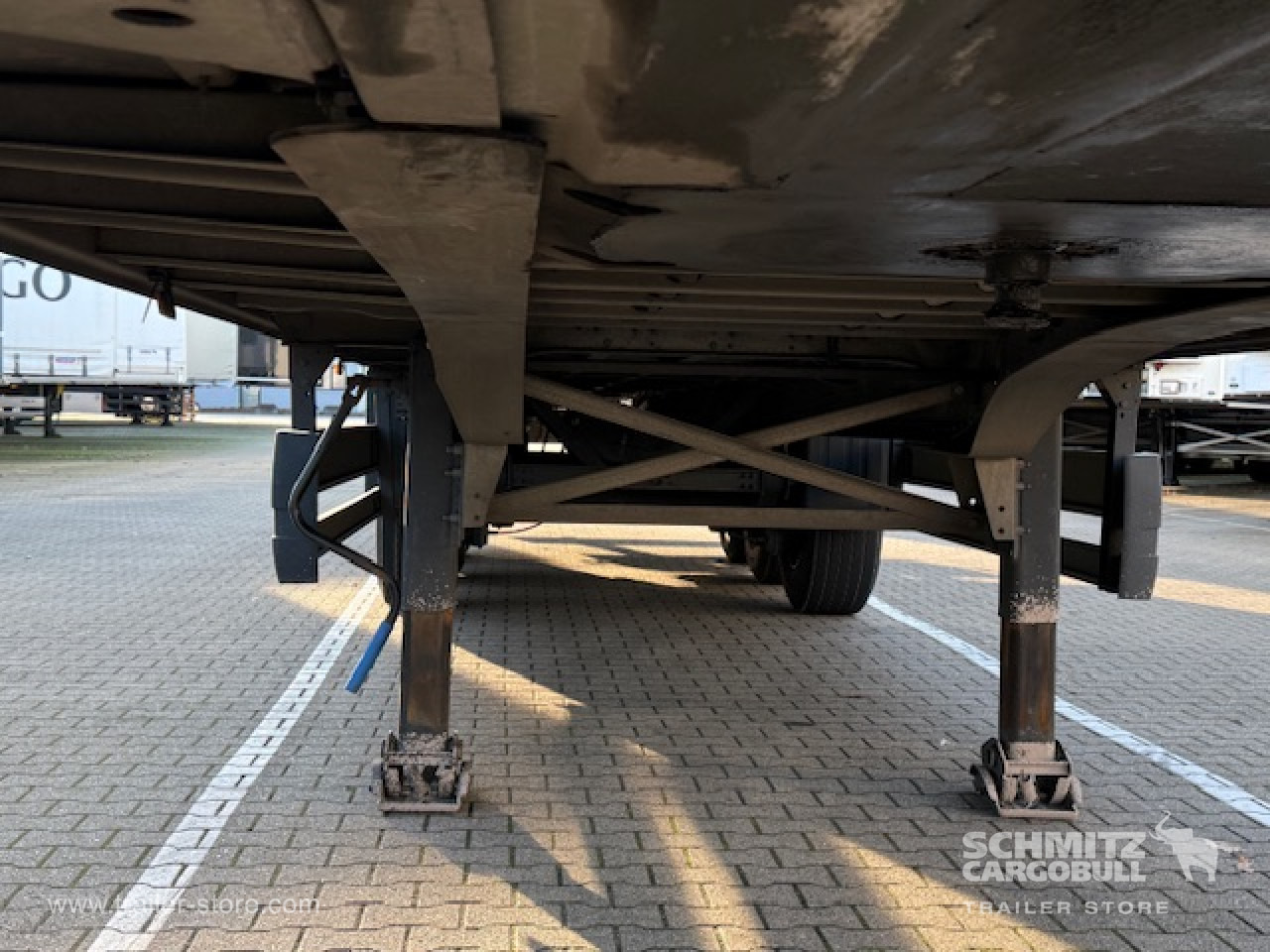 SCHMITZ Oplegger Kasten Standard - Semirremolque caja cerrada: foto 4 SCHMITZ Oplegger Kasten Standard - Semirremolque caja cerrada: foto 4