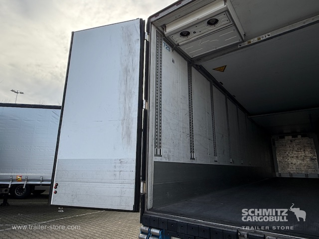 SCHMITZ Oplegger Vries Multitemp Double deck - Semirremolque isotérmico: foto 4 SCHMITZ Oplegger Vries Multitemp Double deck - Semirremolque isotérmico: foto 4