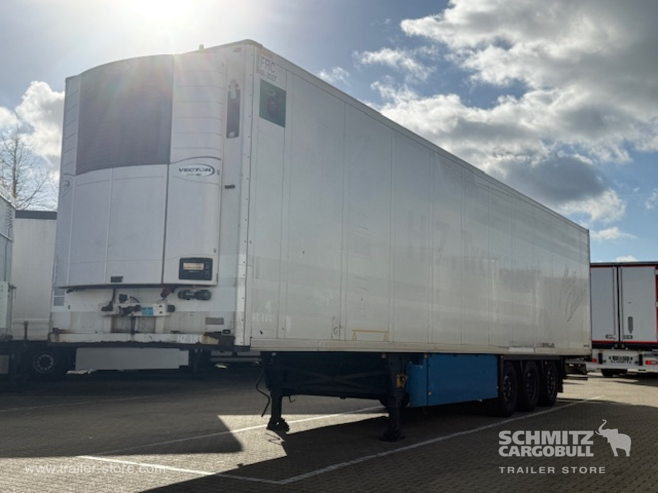 SCHMITZ Oplegger Vries Multitemp - Semirremolque isotérmico: foto 1 SCHMITZ Oplegger Vries Multitemp - Semirremolque isotérmico: foto 1