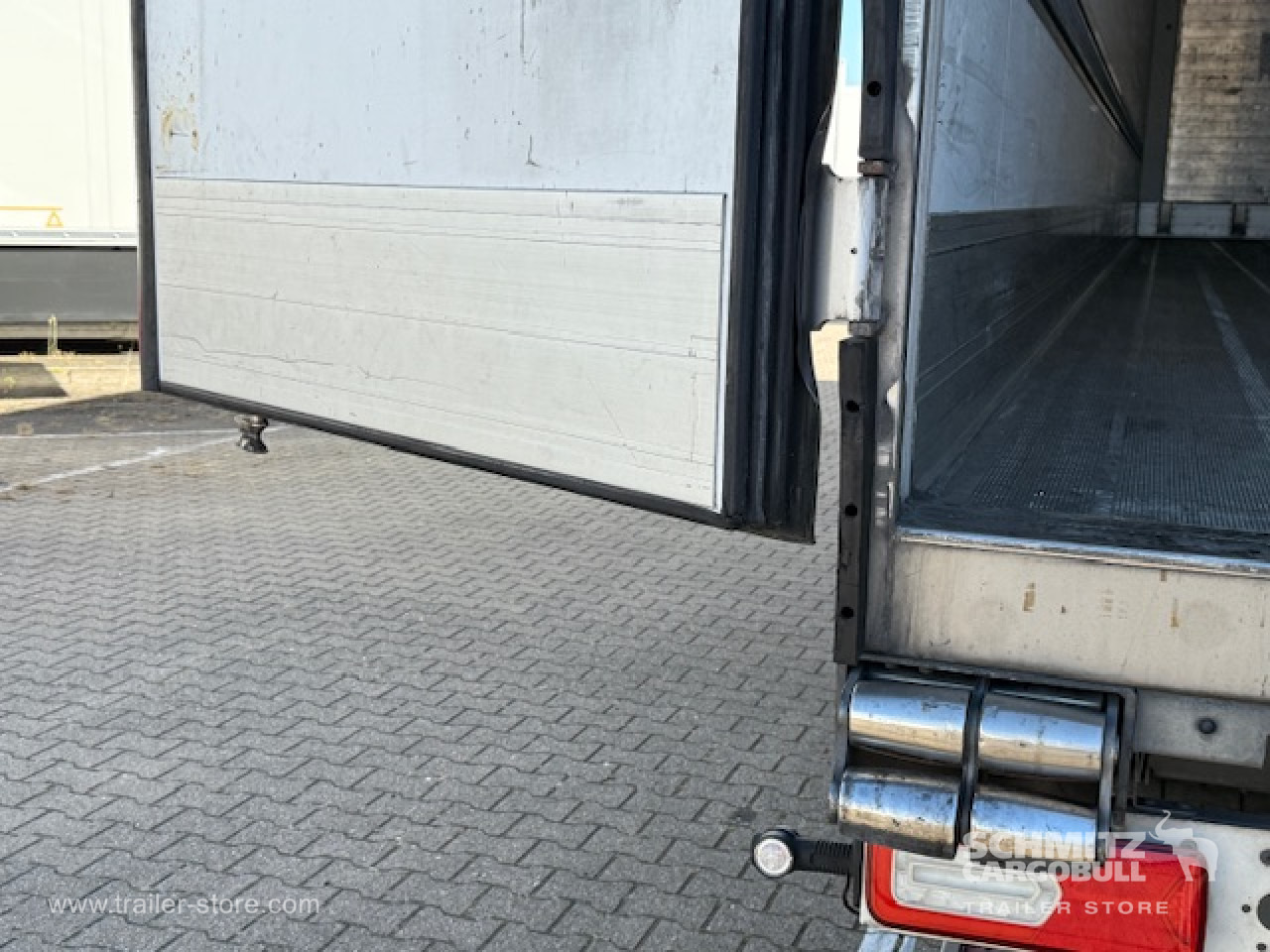 SCHMITZ Oplegger Vries Standard Taillift - Semirremolque isotérmico: foto 4 SCHMITZ Oplegger Vries Standard Taillift - Semirremolque isotérmico: foto 4