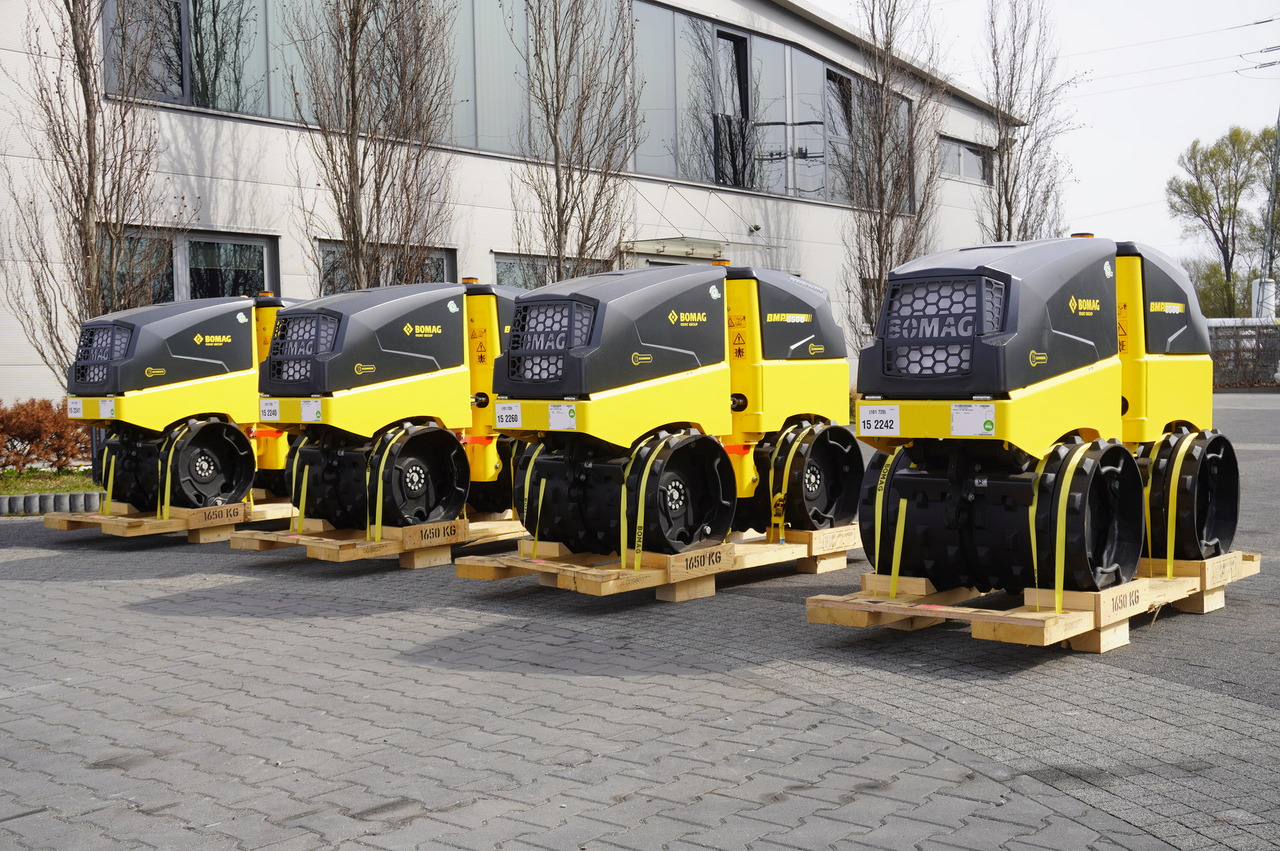 BOMAG BMP 8500 brand-new trench roller / Remote Control / 4 units - Mini compactadora: foto 1 BOMAG BMP 8500 brand-new trench roller / Remote Control / 4 units - Mini compactadora: foto 1