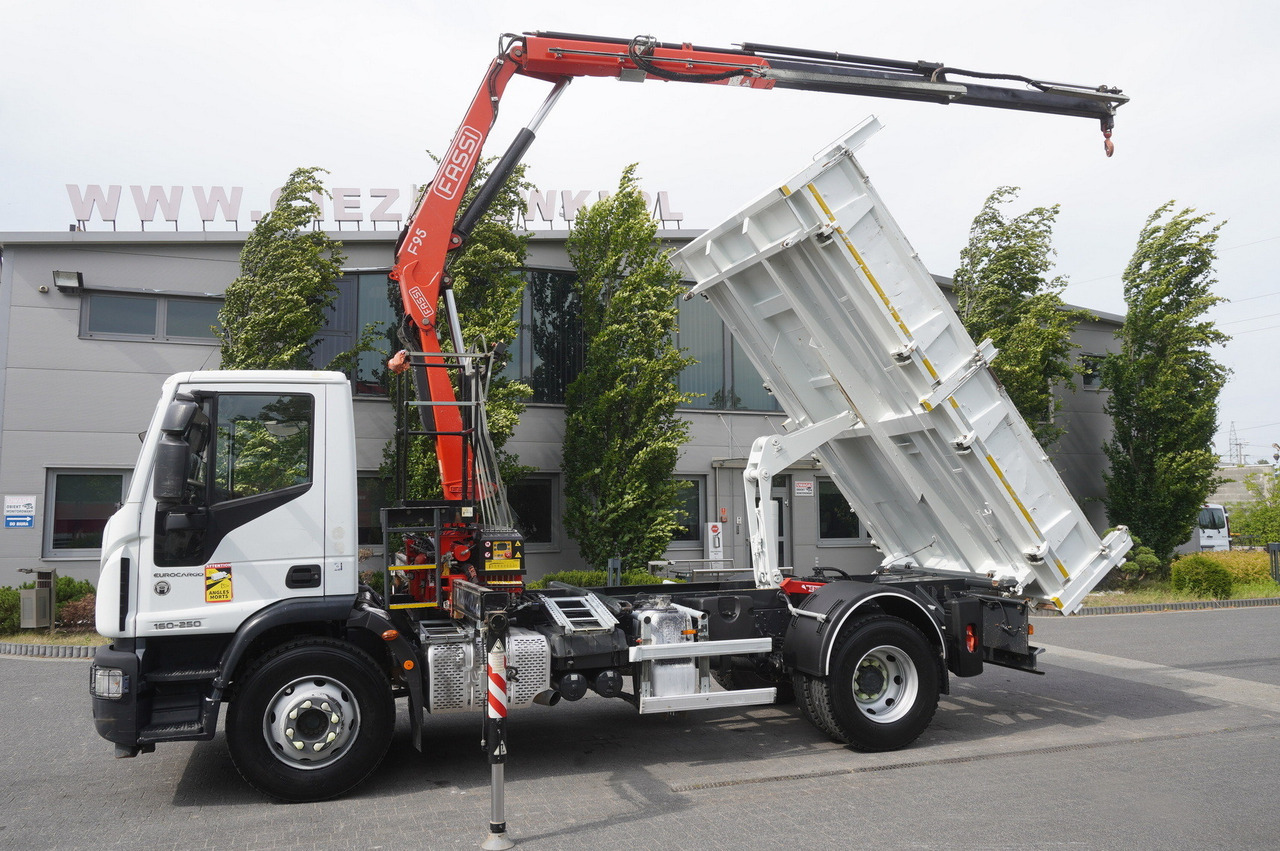 IVECO Eurocargo 160-250 / Fassi F95 crane / 120 tho. km / 3-sided tipper - Camión volquete, Camión grúa: foto 4 IVECO Eurocargo 160-250 / Fassi F95 crane / 120 tho. km / 3-sided tipper - Camión volquete, Camión grúa: foto 4