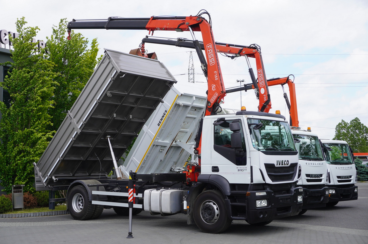 IVECO Stralis 310 E6 / NEW 3-sided tipper / Fassi F135 crane with remote control - Camión volquete, Camión grúa: foto 2 IVECO Stralis 310 E6 / NEW 3-sided tipper / Fassi F135 crane with remote control - Camión volquete, Camión grúa: foto 2