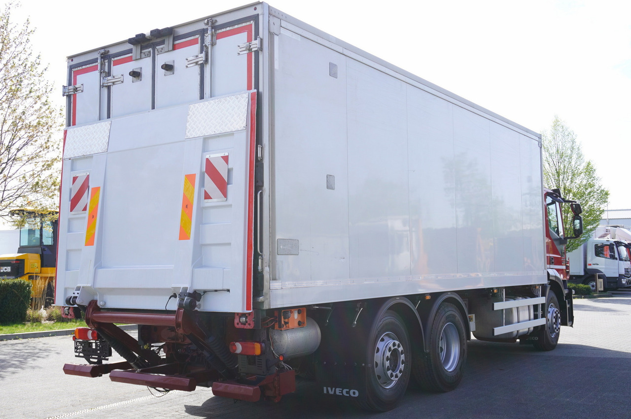 Iveco Stralis 310 6×2 E6 Refrigerator/ ATP/FRC / 18 pallets / Tail lift - Camión frigorífico: foto 4 Iveco Stralis 310 6×2 E6 Refrigerator/ ATP/FRC / 18 pallets / Tail lift - Camión frigorífico: foto 4
