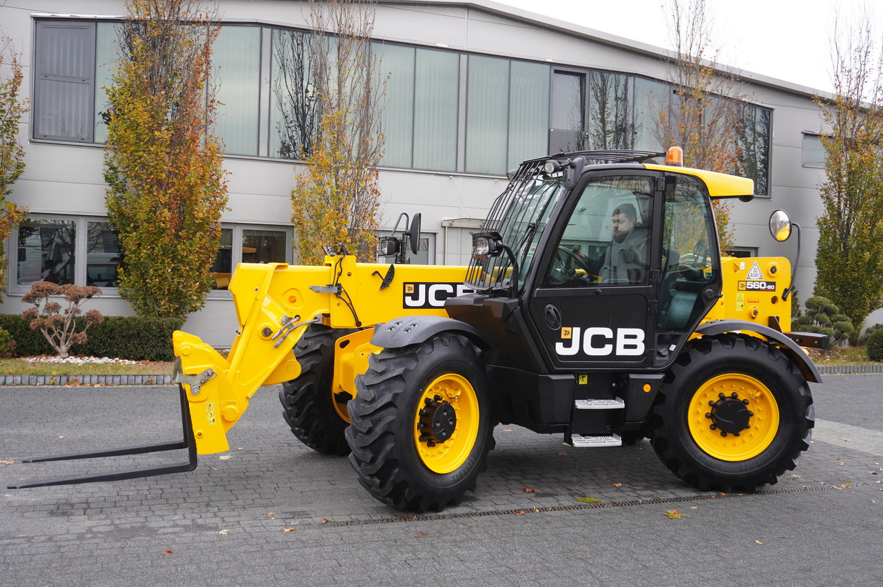JCB 560-80 / 6 ton lifting capacity / power 146 HP - Cargadora de ruedas telescópica: foto 4 JCB 560-80 / 6 ton lifting capacity / power 146 HP - Cargadora de ruedas telescópica: foto 4