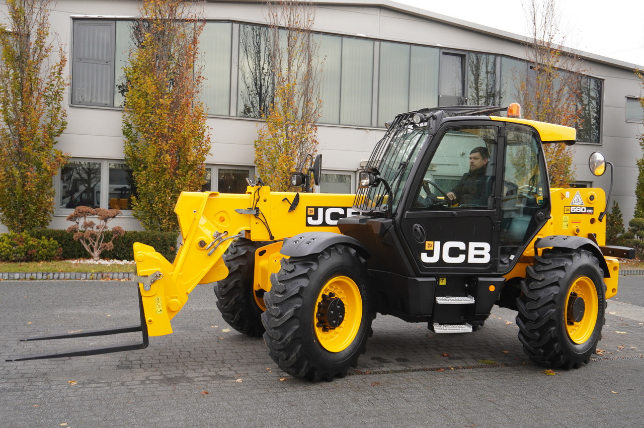 JCB 560-80 / 6 ton lifting capacity / power 146 HP - Cargadora de ruedas telescópica: foto 5 JCB 560-80 / 6 ton lifting capacity / power 146 HP - Cargadora de ruedas telescópica: foto 5