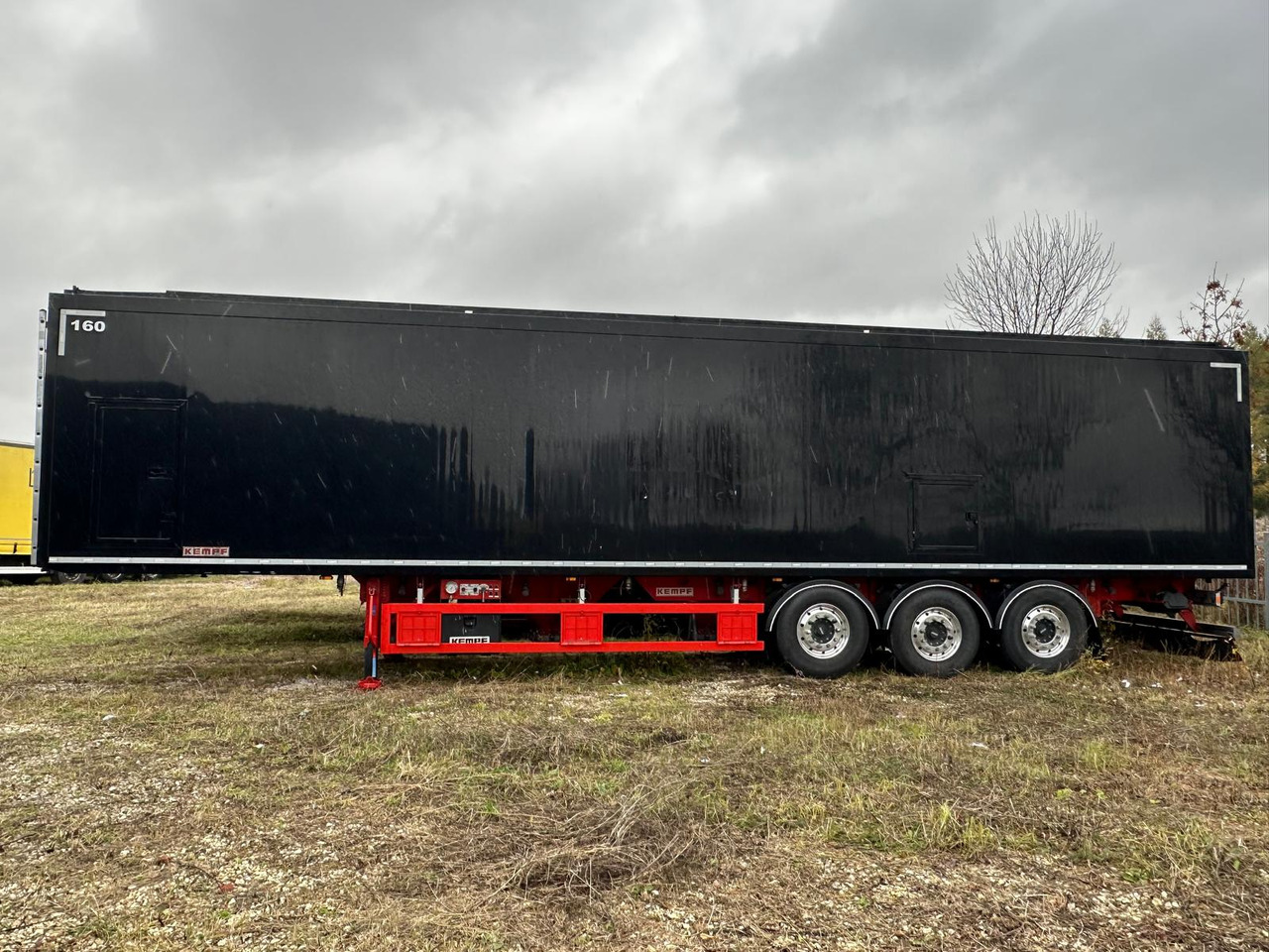 KEMPF SKM AK unloader 4 chambers with lower chute / capacity 65 m3 / 12 pieces - Semirremolque volquete: foto 1 KEMPF SKM AK unloader 4 chambers with lower chute / capacity 65 m3 / 12 pieces - Semirremolque volquete: foto 1