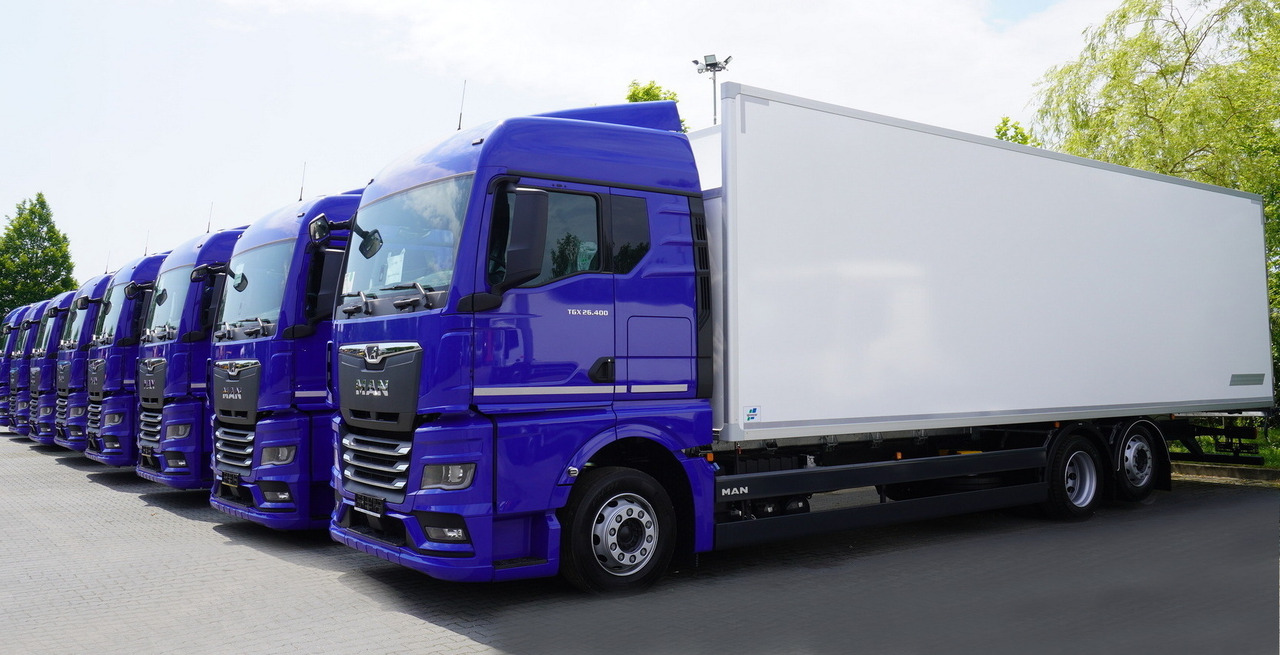 MAN New MAN TGX 26.400 / NEW IGLOOCAR refrigerator 23 pallets / 6×2 / 2024 / 10 units - Camión isotérmico: foto 4 MAN New MAN TGX 26.400 / NEW IGLOOCAR refrigerator 23 pallets / 6×2 / 2024 / 10 units - Camión isotérmico: foto 4