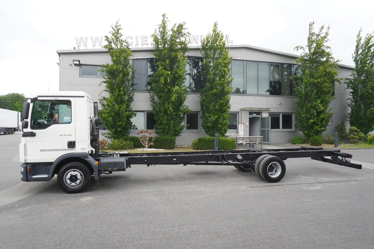 MAN TGL 12.190 / Chassis 8 m / 100 tho. km - Camión chasis: foto 3 MAN TGL 12.190 / Chassis 8 m / 100 tho. km - Camión chasis: foto 3