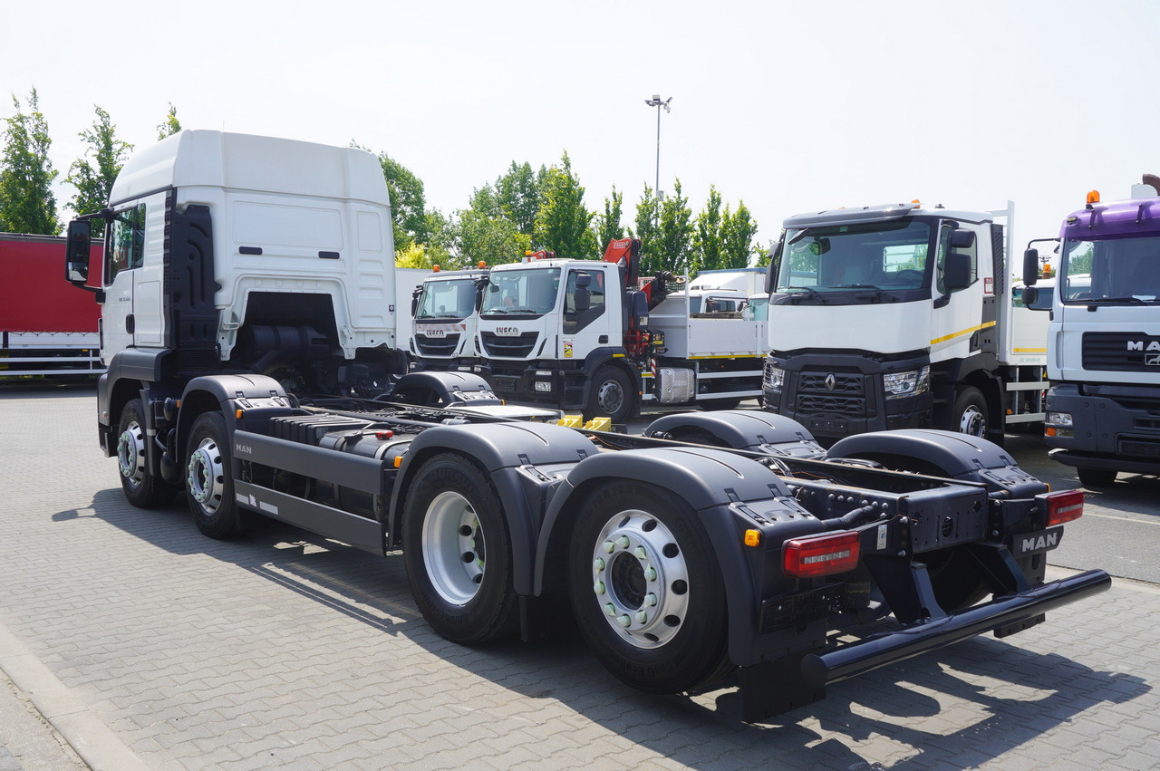 MAN TGS 35.420 8x2 / Chassis 6.4 m / 3 steered axles - Camión grúa: foto 4 MAN TGS 35.420 8x2 / Chassis 6.4 m / 3 steered axles - Camión grúa: foto 4