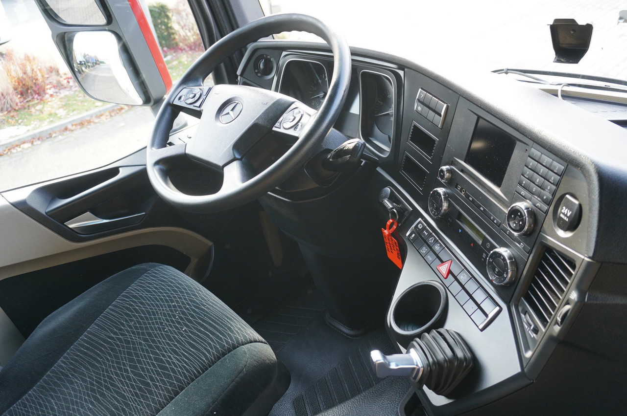 Camión lona MERCEDES-BENZ Actros 1835 E6 4×2 / Curtainsider 21 pallets / tail lift 1.5t: foto 12 Camión lona MERCEDES-BENZ Actros 1835 E6 4×2 / Curtainsider 21 pallets / tail lift 1.5t: foto 12