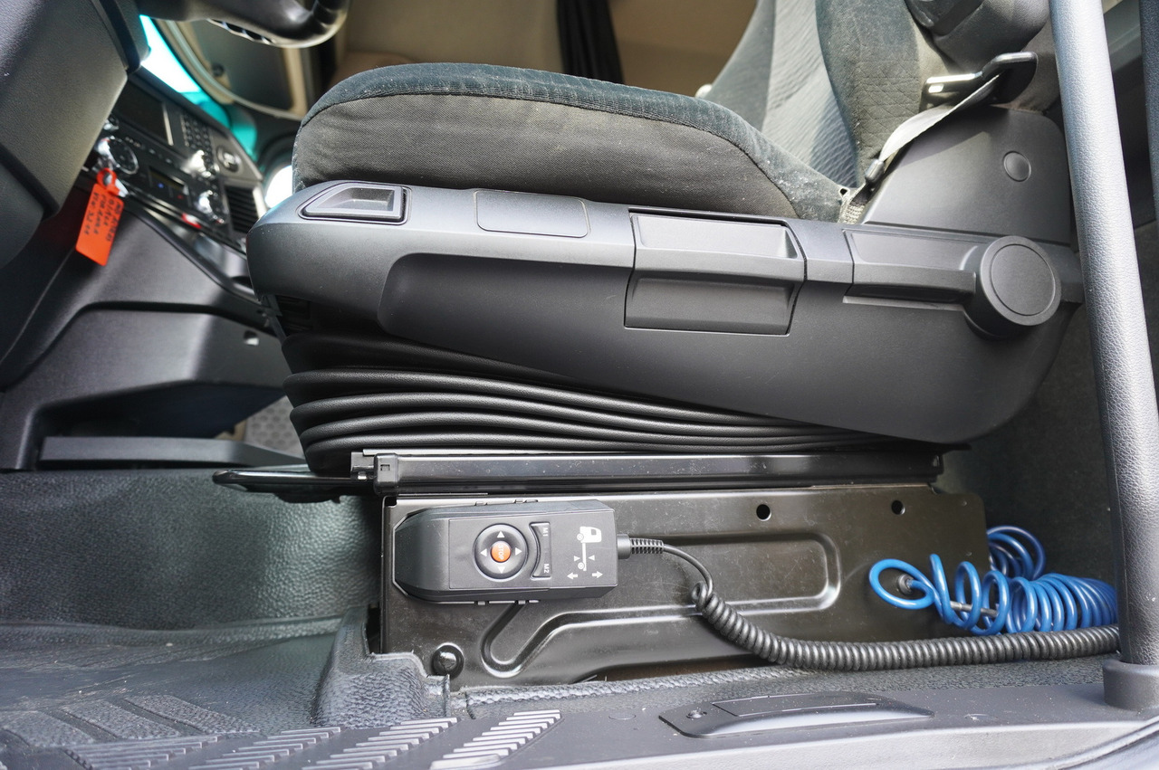 Camión lona MERCEDES-BENZ Actros 1835 E6 4×2 / Curtainsider 21 pallets / tail lift 1.5t: foto 16 Camión lona MERCEDES-BENZ Actros 1835 E6 4×2 / Curtainsider 21 pallets / tail lift 1.5t: foto 16