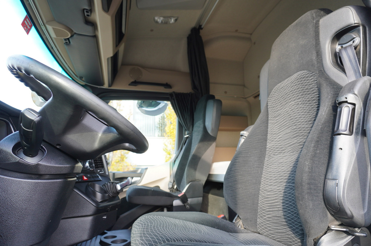 Camión lona MERCEDES-BENZ Actros 1835 E6 4×2 / Curtainsider 21 pallets / tail lift 1.5t: foto 6 Camión lona MERCEDES-BENZ Actros 1835 E6 4×2 / Curtainsider 21 pallets / tail lift 1.5t: foto 6