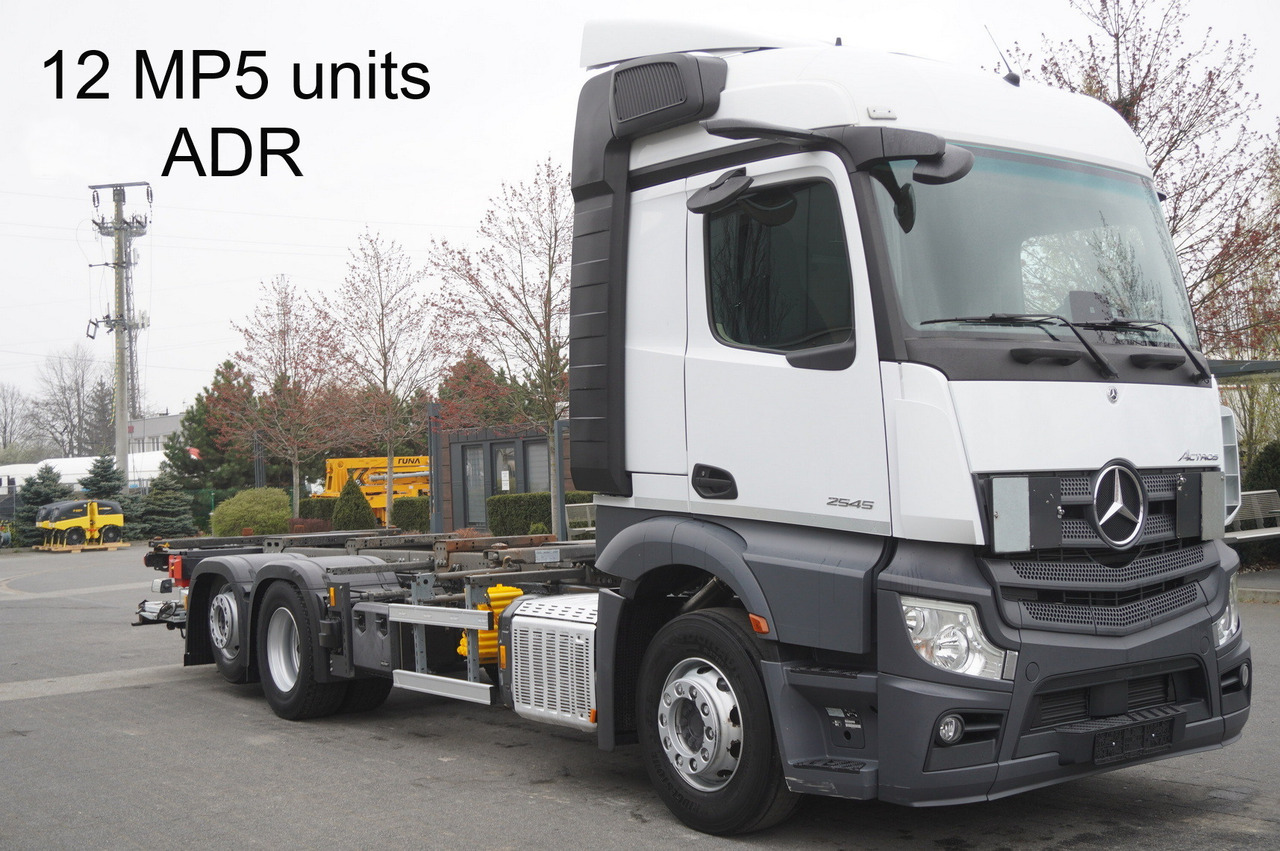 MERCEDES-BENZ Actros 2545 6×2 MP5 / ADR / several units - Camión portacontenedore/ Intercambiable: foto 1 MERCEDES-BENZ Actros 2545 6×2 MP5 / ADR / several units - Camión portacontenedore/ Intercambiable: foto 1