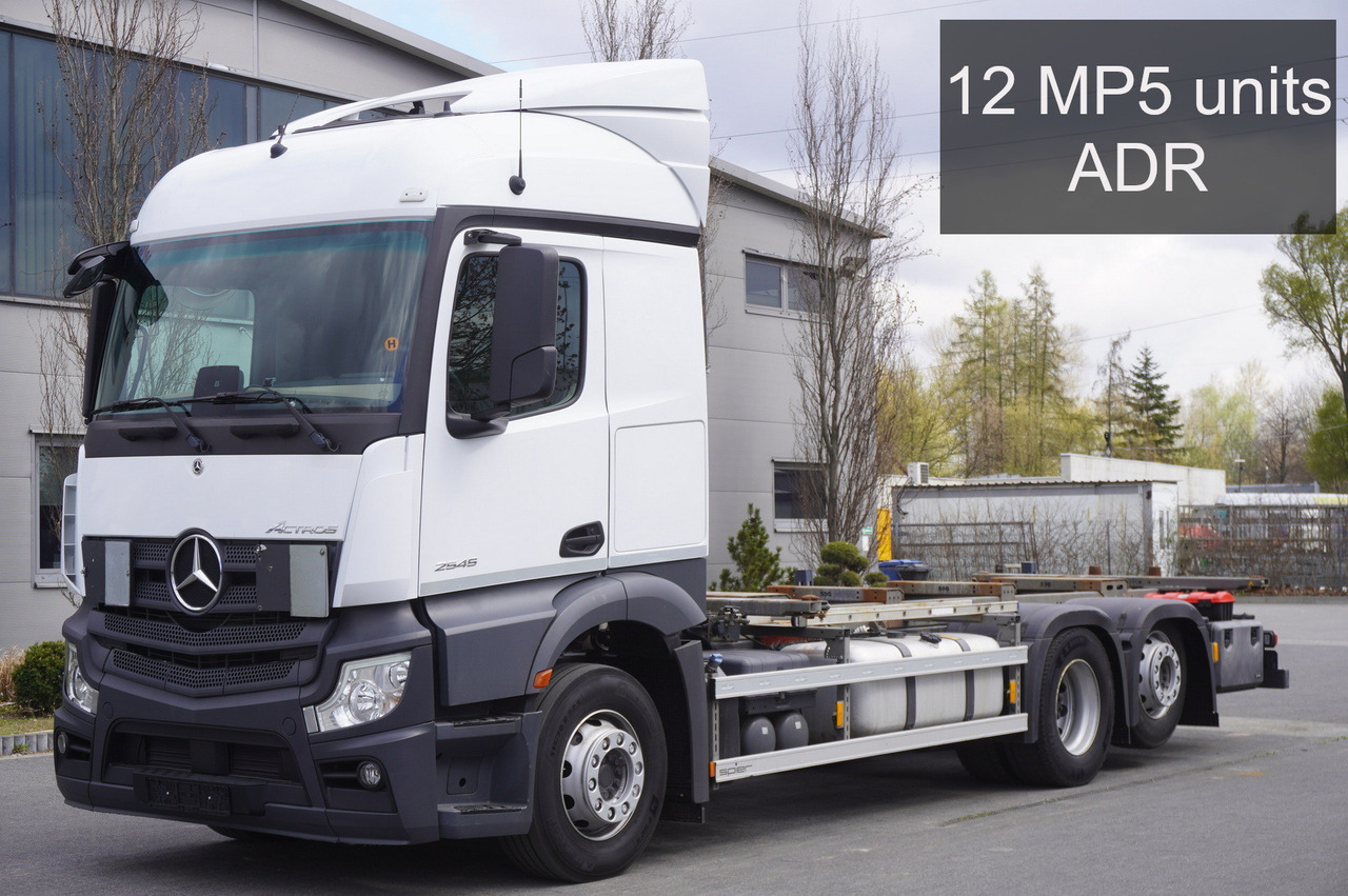 MERCEDES-BENZ Actros 2545 6×2 MP5 / ADR / several units - Camión portacontenedore/ Intercambiable: foto 1 MERCEDES-BENZ Actros 2545 6×2 MP5 / ADR / several units - Camión portacontenedore/ Intercambiable: foto 1