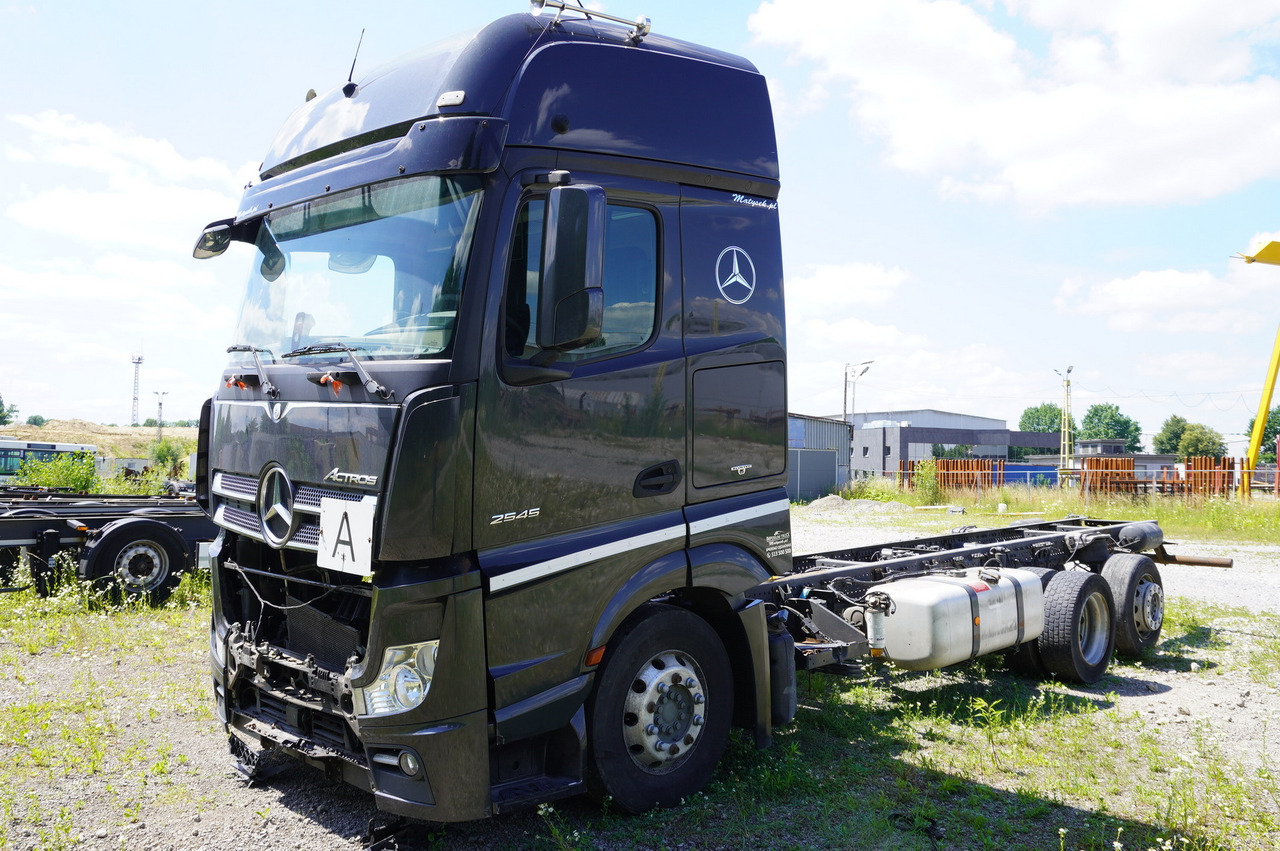 MERCEDES-BENZ Actros 2545 GIGA / without engine - Piezas de recambio: foto 2 MERCEDES-BENZ Actros 2545 GIGA / without engine - Piezas de recambio: foto 2