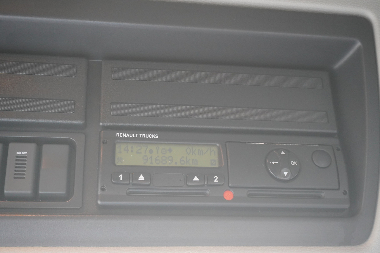 RENAULT D13 / 90 tho km !!! / Meat hook refrigerator / Thermoking T800R / 2 units - Camión frigorífico: foto 2 RENAULT D13 / 90 tho km !!! / Meat hook refrigerator / Thermoking T800R / 2 units - Camión frigorífico: foto 2