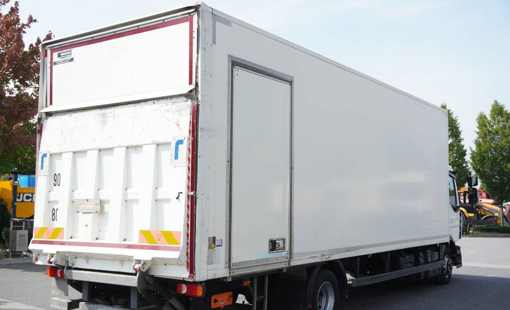 RENAULT Renault D12 E6 / Container 18 pallets / Lift - Camión caja cerrada: foto 5 RENAULT Renault D12 E6 / Container 18 pallets / Lift - Camión caja cerrada: foto 5
