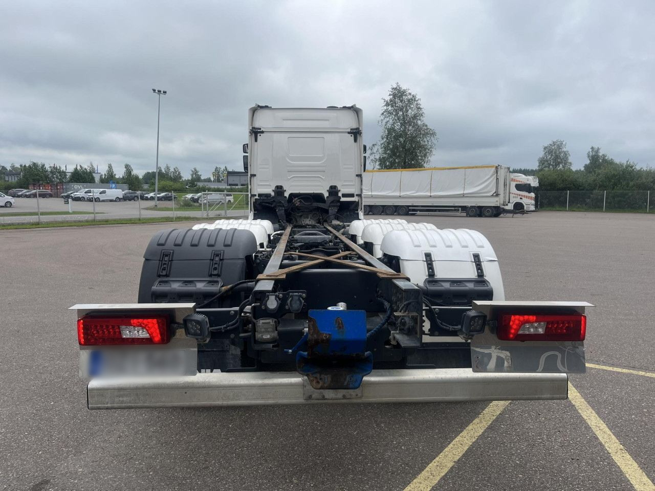 SCANIA R560 B8x4*4 / Chassis / sleeper cab / Power take-off - Camión chasis: foto 5 SCANIA R560 B8x4*4 / Chassis / sleeper cab / Power take-off - Camión chasis: foto 5