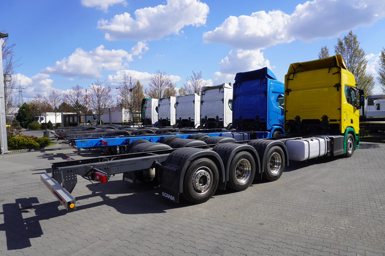 SCANIA R650 V8 / 650 HP/ frame 8.8 m / steered 4th axis / 20 units - Camión chasis: foto 2 SCANIA R650 V8 / 650 HP/ frame 8.8 m / steered 4th axis / 20 units - Camión chasis: foto 2