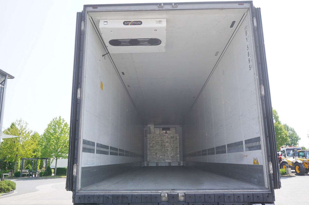 SCHMITZ refrigerated semi-trailer / Thermoking SLX Spectrum 250 / Multitemperature - Semirremolque frigorífico: foto 4 SCHMITZ refrigerated semi-trailer / Thermoking SLX Spectrum 250 / Multitemperature - Semirremolque frigorífico: foto 4
