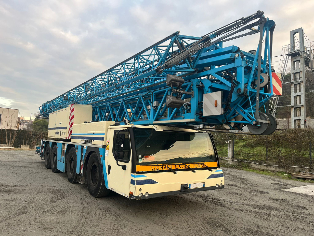 LIEBHERR MK 88 - Grúa automontante: foto 4 LIEBHERR MK 88 - Grúa automontante: foto 4