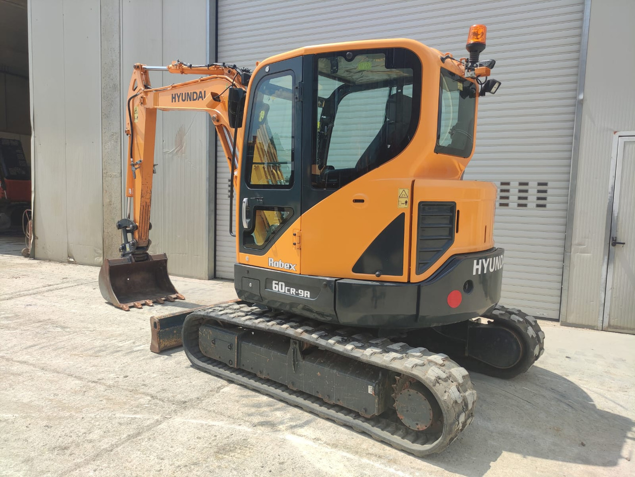 HYUNDAI R60CR-9A - Miniexcavadora: foto 2 HYUNDAI R60CR-9A - Miniexcavadora: foto 2