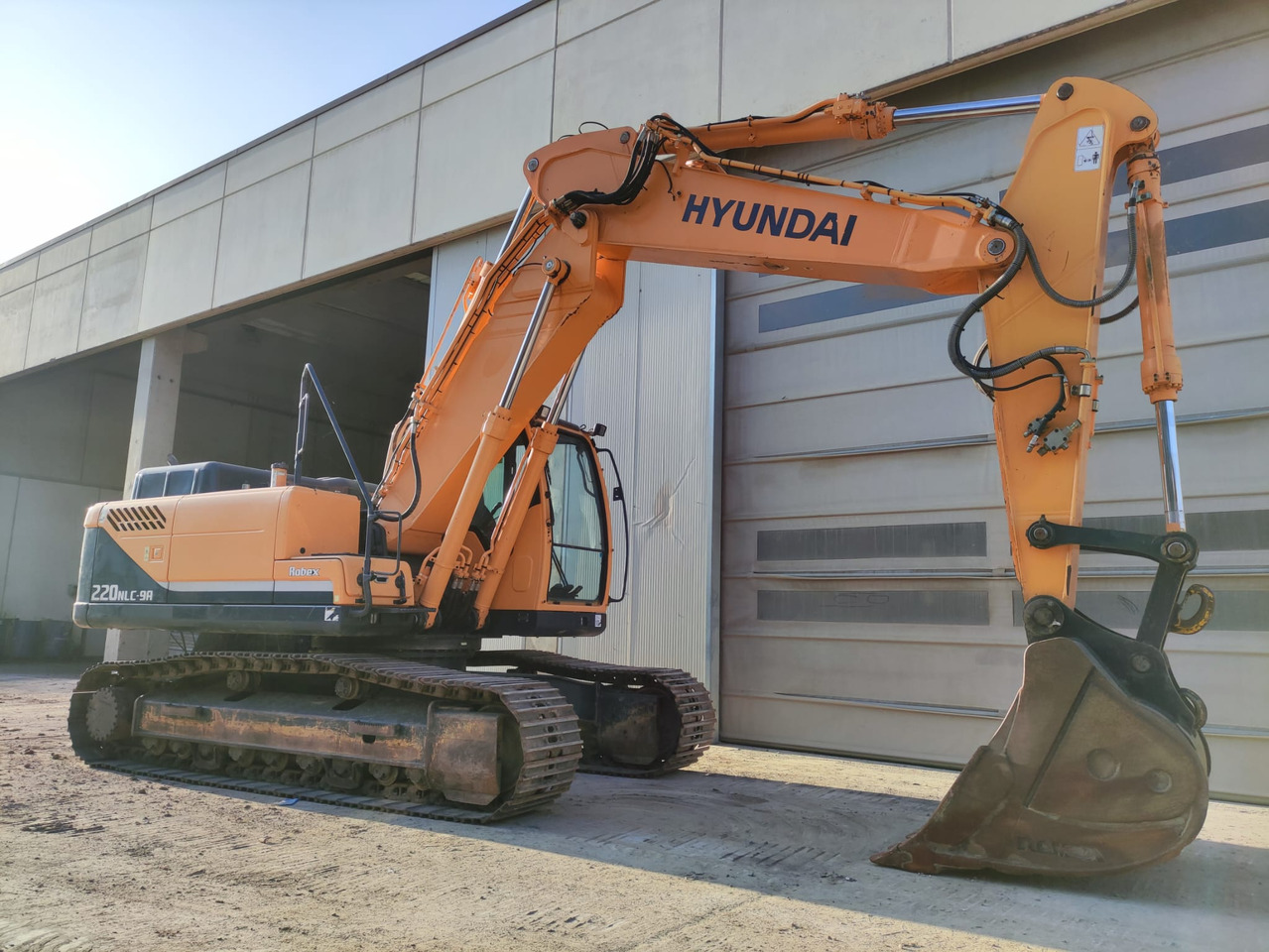 Hyundai R220NLC-9A - Excavadora de cadenas: foto 3 Hyundai R220NLC-9A - Excavadora de cadenas: foto 3