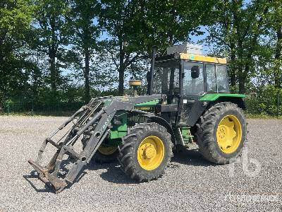 JOHN DEERE 2140 - Tractor: foto 1 JOHN DEERE 2140 - Tractor: foto 1