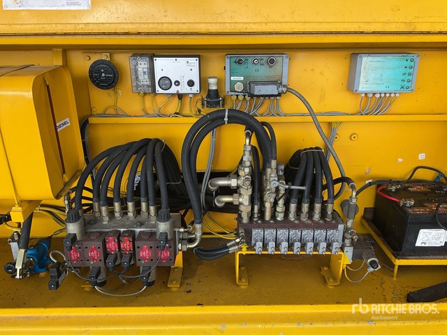 2000 Liftlux SL205-25D 4x4 4WDS/P Scissor Lift - Plataforma de tijeras: foto 5 2000 Liftlux SL205-25D 4x4 4WDS/P Scissor Lift - Plataforma de tijeras: foto 5