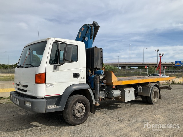 2002 Nissan Atleon 210 4x2 with Crane Rollback Truck - Grua de remolque autos: foto 1 2002 Nissan Atleon 210 4x2 with Crane Rollback Truck - Grua de remolque autos: foto 1