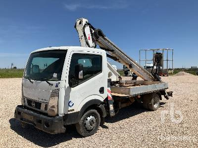 NISSAN CABSTAR NT400 2015 Oil&Steel Scorpion 1490 Sm ... - Camión con plataforma elevadora: foto 1 NISSAN CABSTAR NT400 2015 Oil&Steel Scorpion 1490 Sm ... - Camión con plataforma elevadora: foto 1