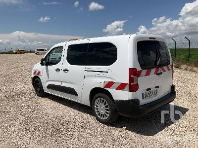TOYOTA PROACE - Furgón: foto 2 TOYOTA PROACE - Furgón: foto 2